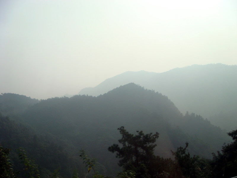 Image: /media/?path=/trips/2007-08-13 China/2007-08-20_Wudang/20070820-082508-0-Joe.jpg